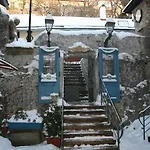 Na Zlatom Dvore, Historický Dvor V Srdci štiavnice *