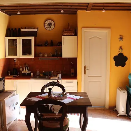 Na Zlatom Dvore, Historicky Dvor V Srdci Stiavnice Banská Štiavnica