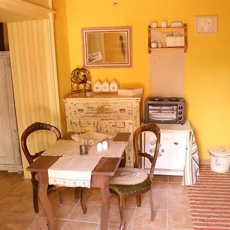 Na Zlatom Dvore, Historicky Dvor V Srdci Stiavnice