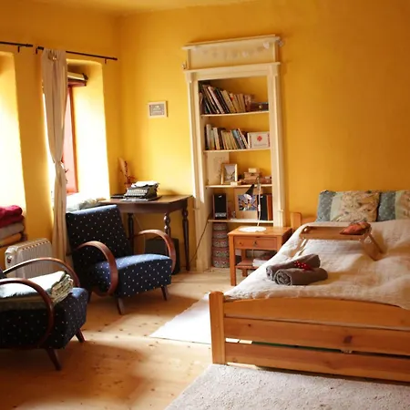 Apartmán Na Zlatom Dvore, Historicky Dvor V Srdci Stiavnice Banska Stiavnica