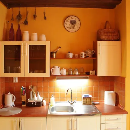 Na Zlatom Dvore, Historicky Dvor V Srdci Stiavnice