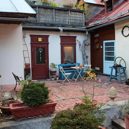 Apartment Na Zlatom Dvore, Historicky Dvor V Srdci Stiavnice