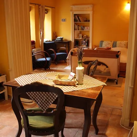Na Zlatom Dvore, Historicky Dvor V Srdci Stiavnice Apartmán *