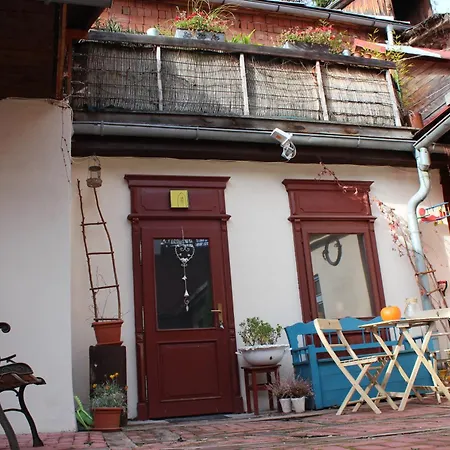 Apartment Na Zlatom Dvore, Historicky Dvor V Srdci Stiavnice *