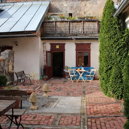 Apartament Na Zlatom Dvore, Historicky Dvor V Srdci Stiavnice *